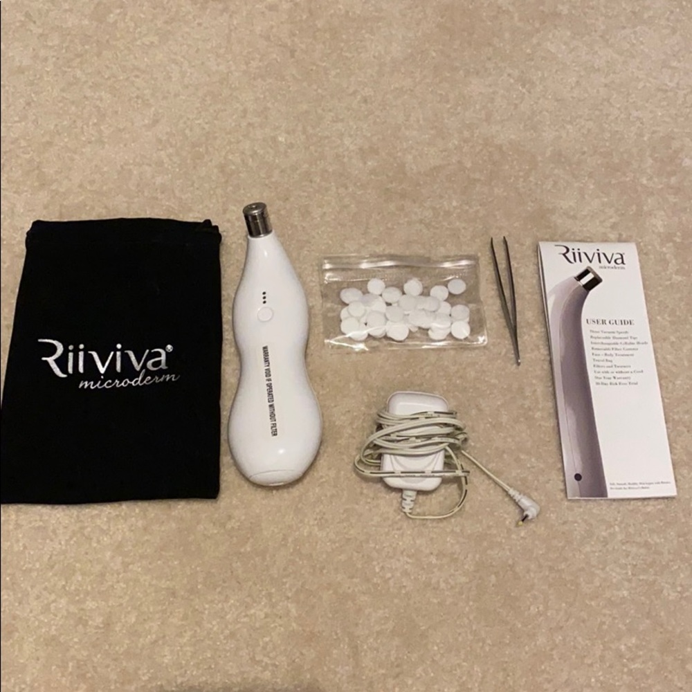 Riiviva Diamond-Tip Microdermabrasion Device